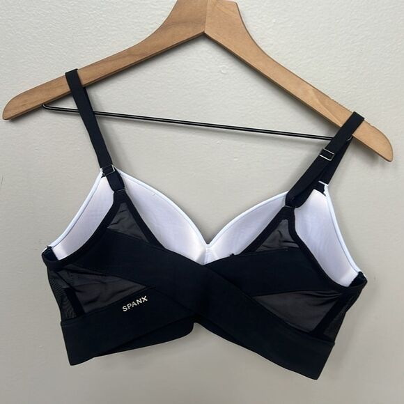 SPANX Workout to Waves Bra Black and White Wireless Sports Bra Swim Top Medium - Picture 6 of 9